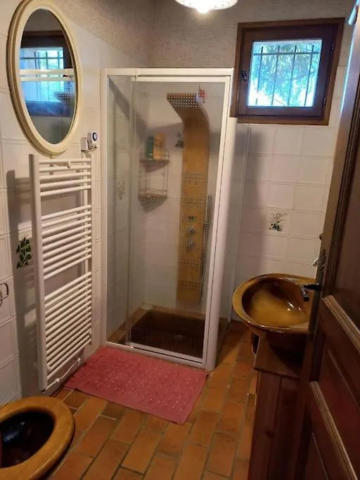 Bas De Villa, 2 Terrasses, Piscine, Spa, Sauna... Neffes Holiday home
