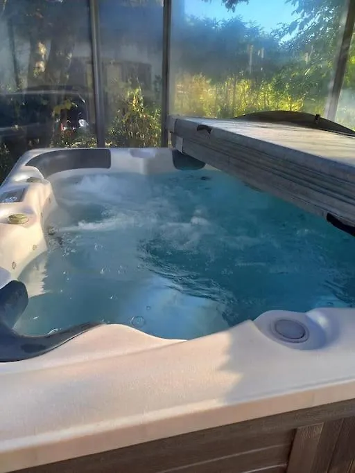 Bas De Villa, 2 Terrasses, Piscine, Spa, Sauna... Neffes