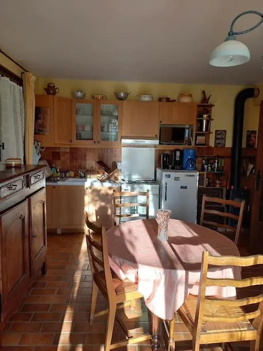 Bas de villa, 2 terrasses, piscine, SPA, sauna... Neffes
