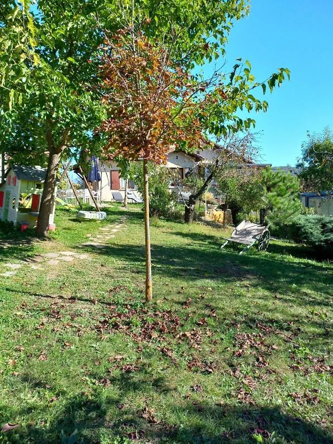 Hébergement de vacances Bas de villa, 2 terrasses, piscine, SPA, sauna... Neffes